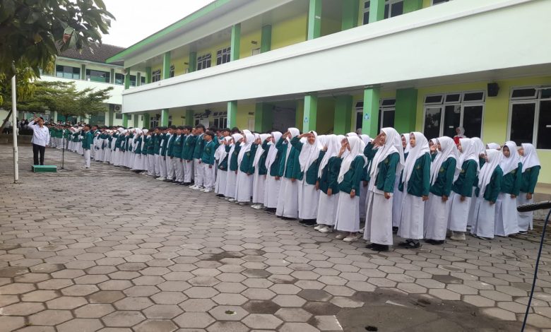 Photo of Apel Senin Pagi, Ini Pesan Kepala MAN 4 Sleman