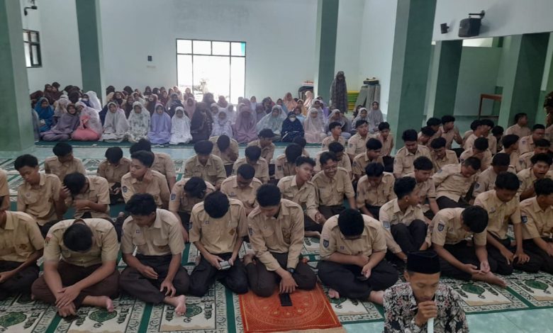 Photo of Manfaatkan Waktu Istirahat Untuk Dhuha, Dzikir dan Do’a