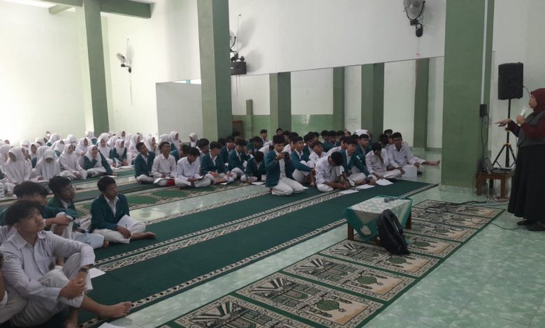 Photo of Menjaga Kesehatan Mental Untuk Sukses Masa Depan