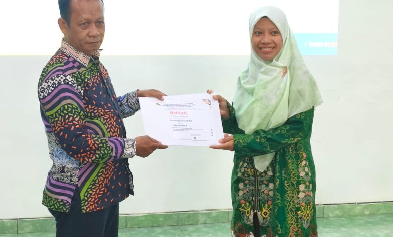 Photo of Dampingi Anak Saat Menggunakan Gawai