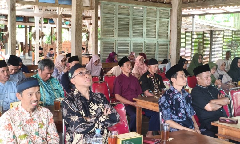Photo of Menguatkan Ukhuwah, Pengajian Keluarga MAN 4 Sleman Berlangsung Guyub
