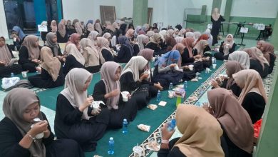 Photo of Takjil, Jamaah, dan Kebersamaan: Potret Indah Ramadan di MAN 4 Sleman