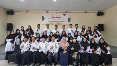 Photo of Sosok Hangat dan Disiplin, Bu Endang Resmi Purnatugas