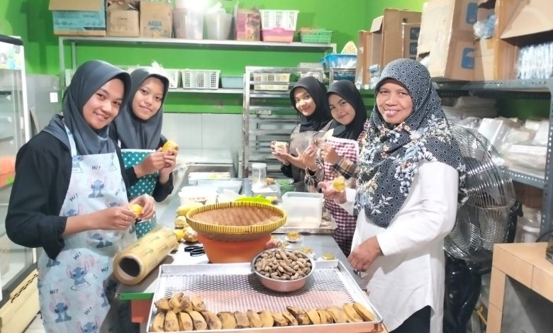 Photo of Perluas Pengetahuan dan Pengalaman Kerja, 68 Siswa APHP MAN 4 Sleman Ikuti PKL di Dunia Industri Kuliner
