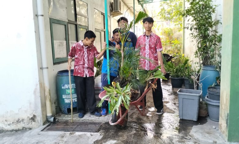 Photo of MAN 4 Sleman Gerakkan Semua Elemen dalam “Masjuda”, Wujudkan Madrasah Bersih Berkarakter