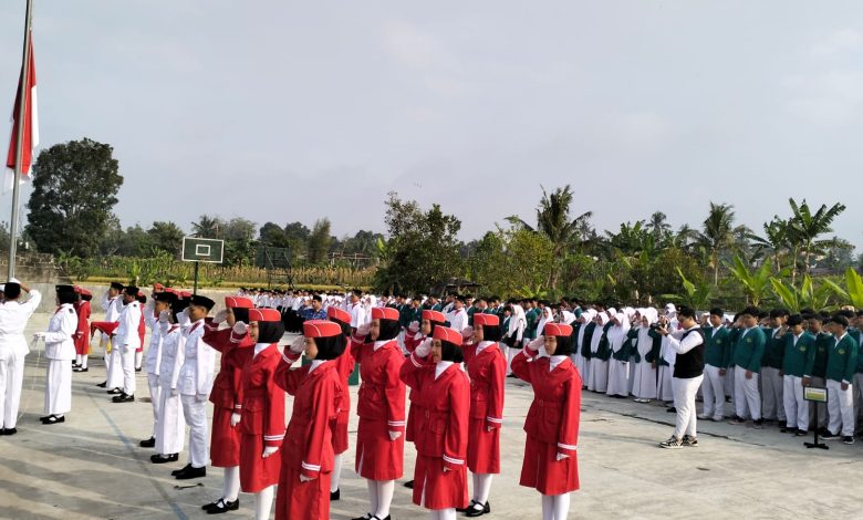 Photo of Semangat Kemerdekaan Menggema di MAN 4 Sleman, Upacara HUT ke-81 RI Berlangsung Khidmat