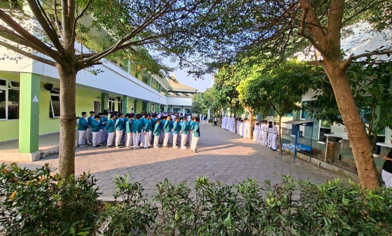 Photo of Apel Pagi : Wakabid Akademik Bacakan Pesan Gubernur DIY untuk Generasi Emas