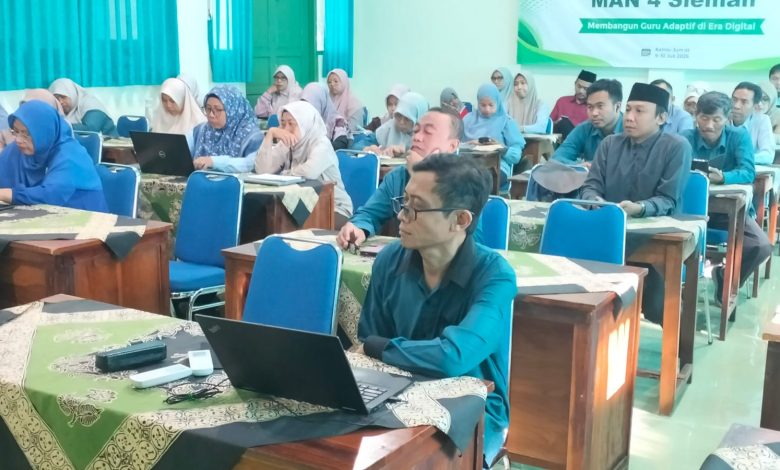 Photo of Guru MAN 4 Sleman Ciptakan Aplikasi ‘Si Manis’ Satu Genggam Kini Kalahkan Tumpukan Kertas!