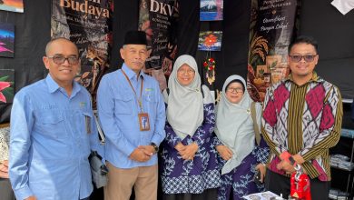 Photo of Kabid Dikmad Kemenag DIY Apresiasi Stand MAN 4 Sleman di Extranas VIII Lamongan
