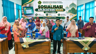 Photo of Triyono Guru MAN 4 Sleman Kembangkan Kuis MANIS, Permudah Pembelajaran Berbasis Digital